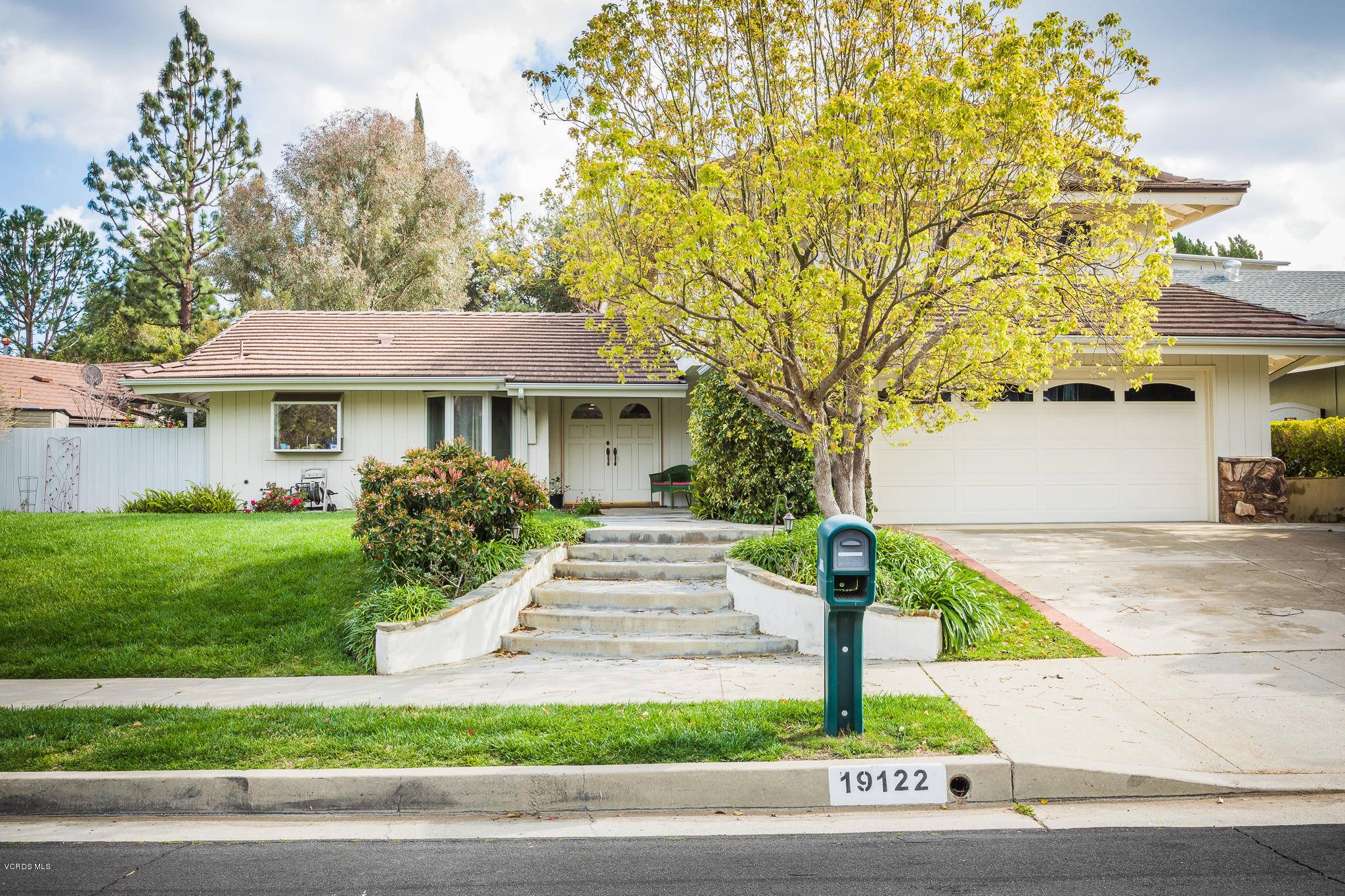 Porter Ranch, CA 91326,19122 Killoch Place