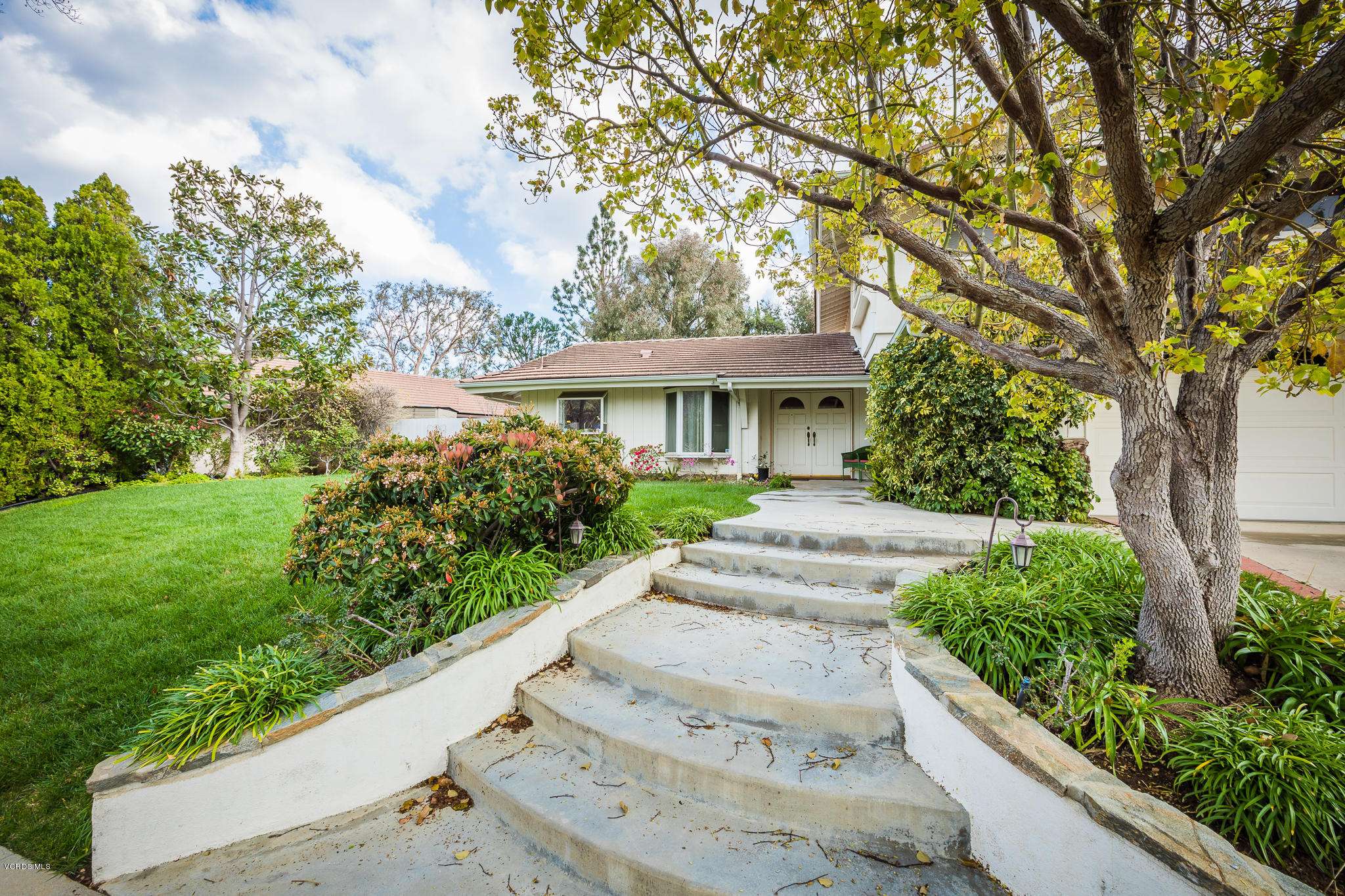 Porter Ranch, CA 91326,19122 Killoch Place