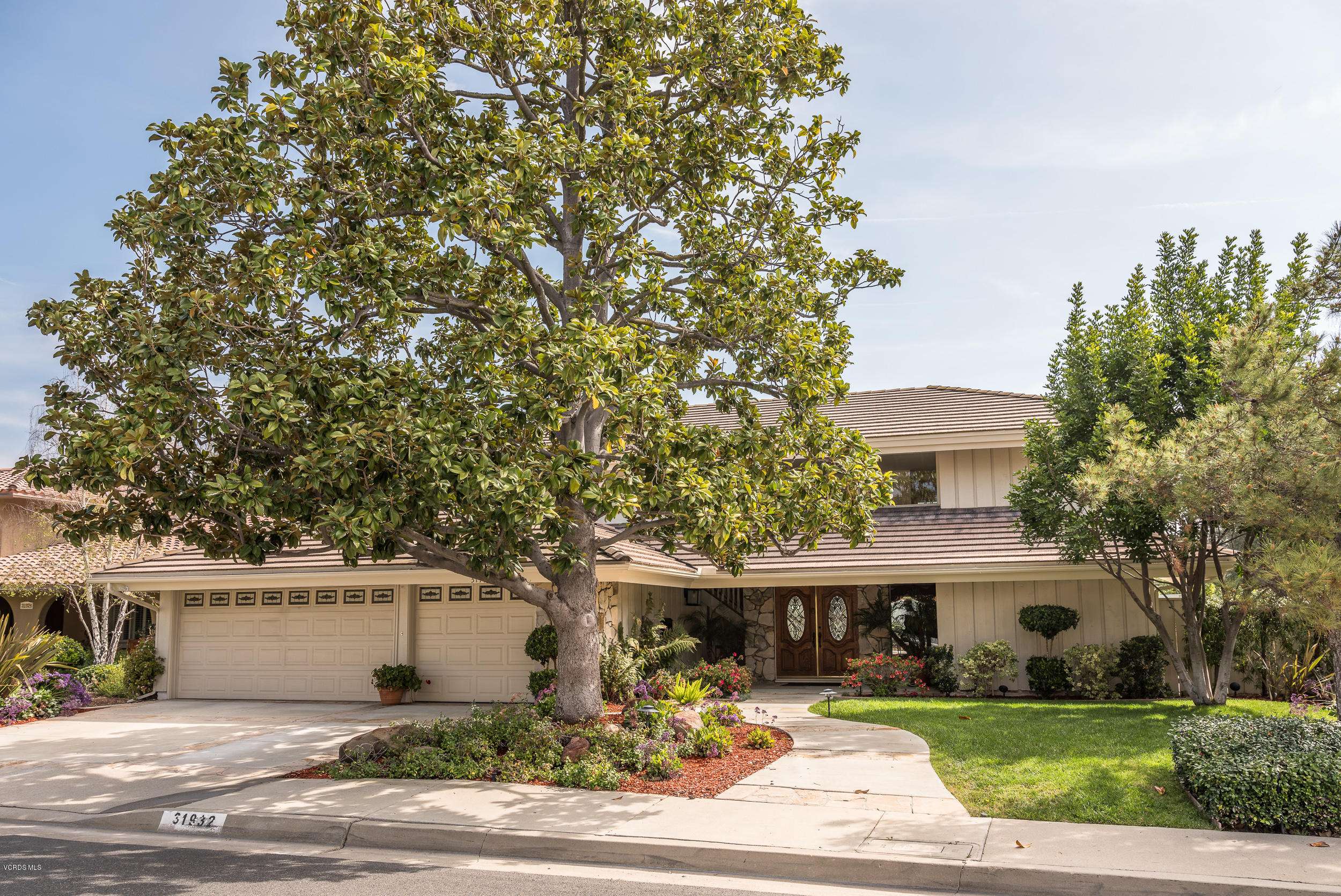 Westlake Village, CA 91361,31932 Doverwood Court