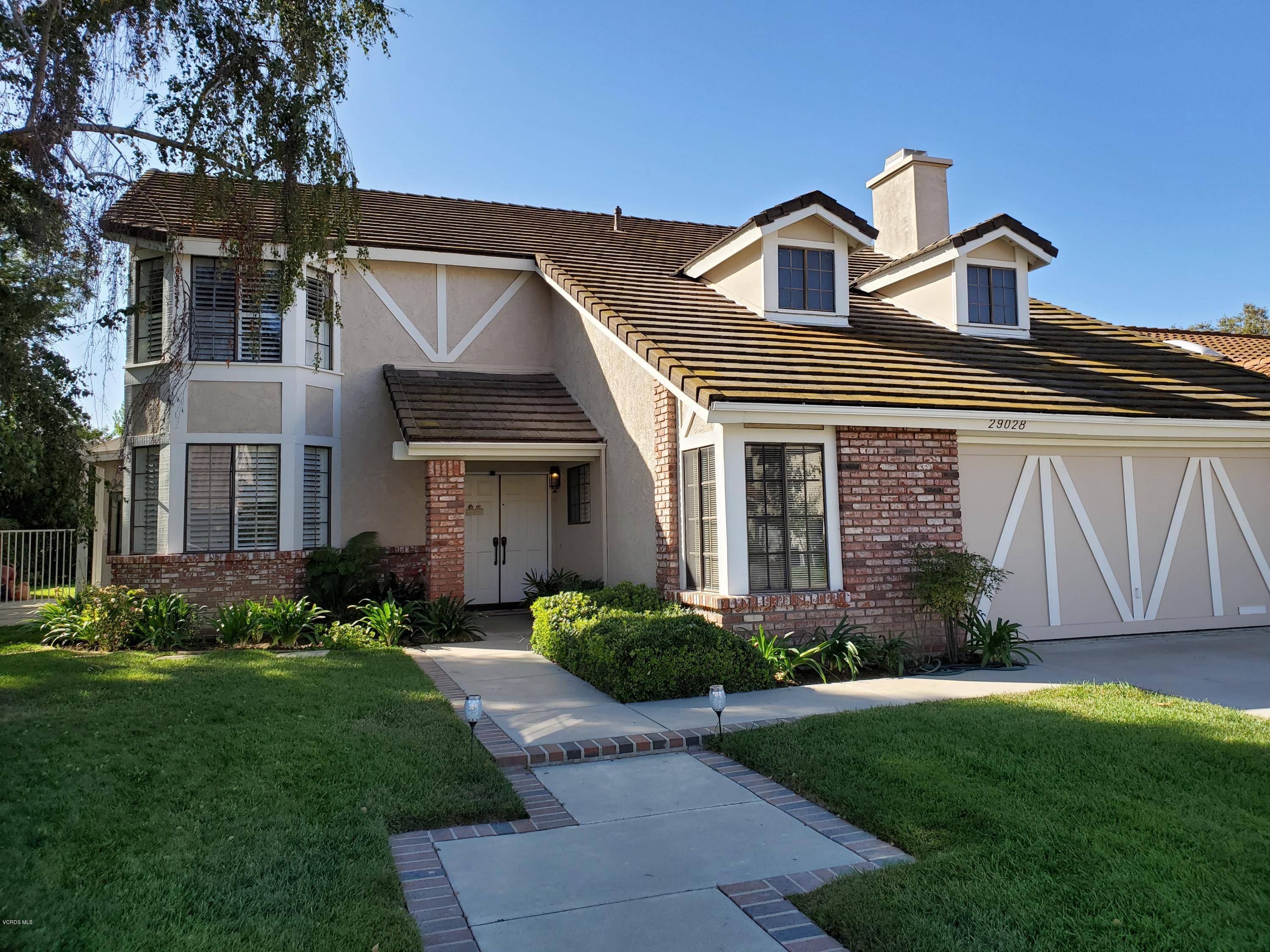 Agoura Hills, CA 91301,29028 Hollow Oak Court