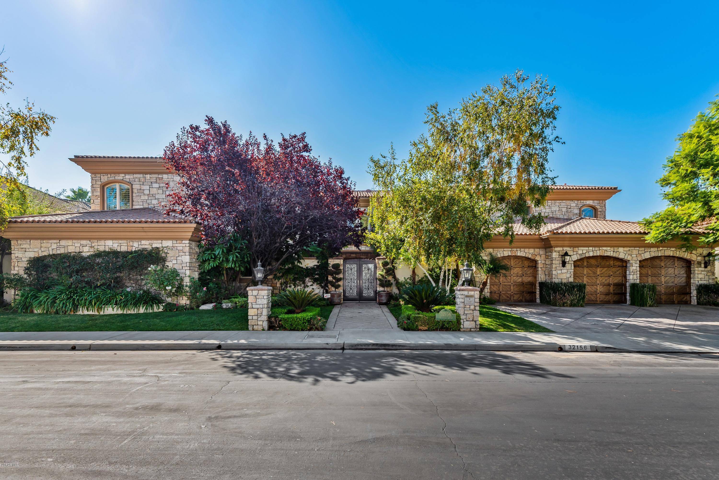 Westlake Village, CA 91361,32156 Oakshore Drive