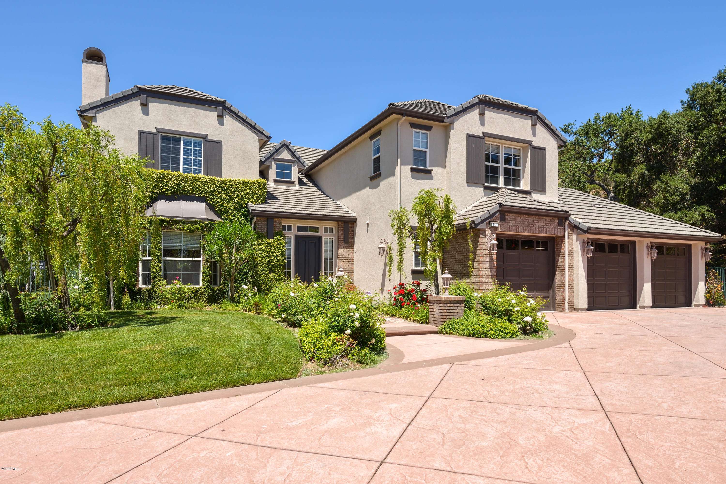 Westlake Village, CA 91361,742 Hartglen Avenue