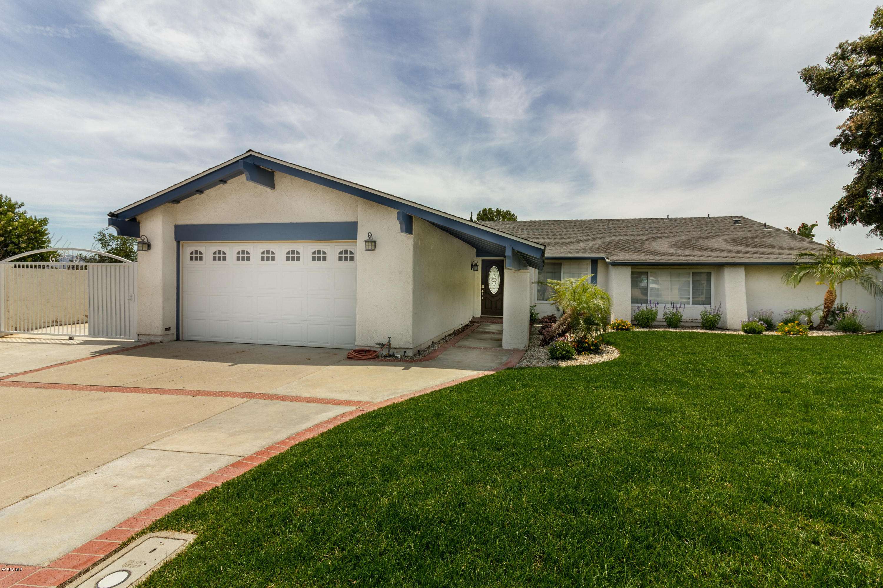 Simi Valley, CA 93065,2076 Woodglen Street