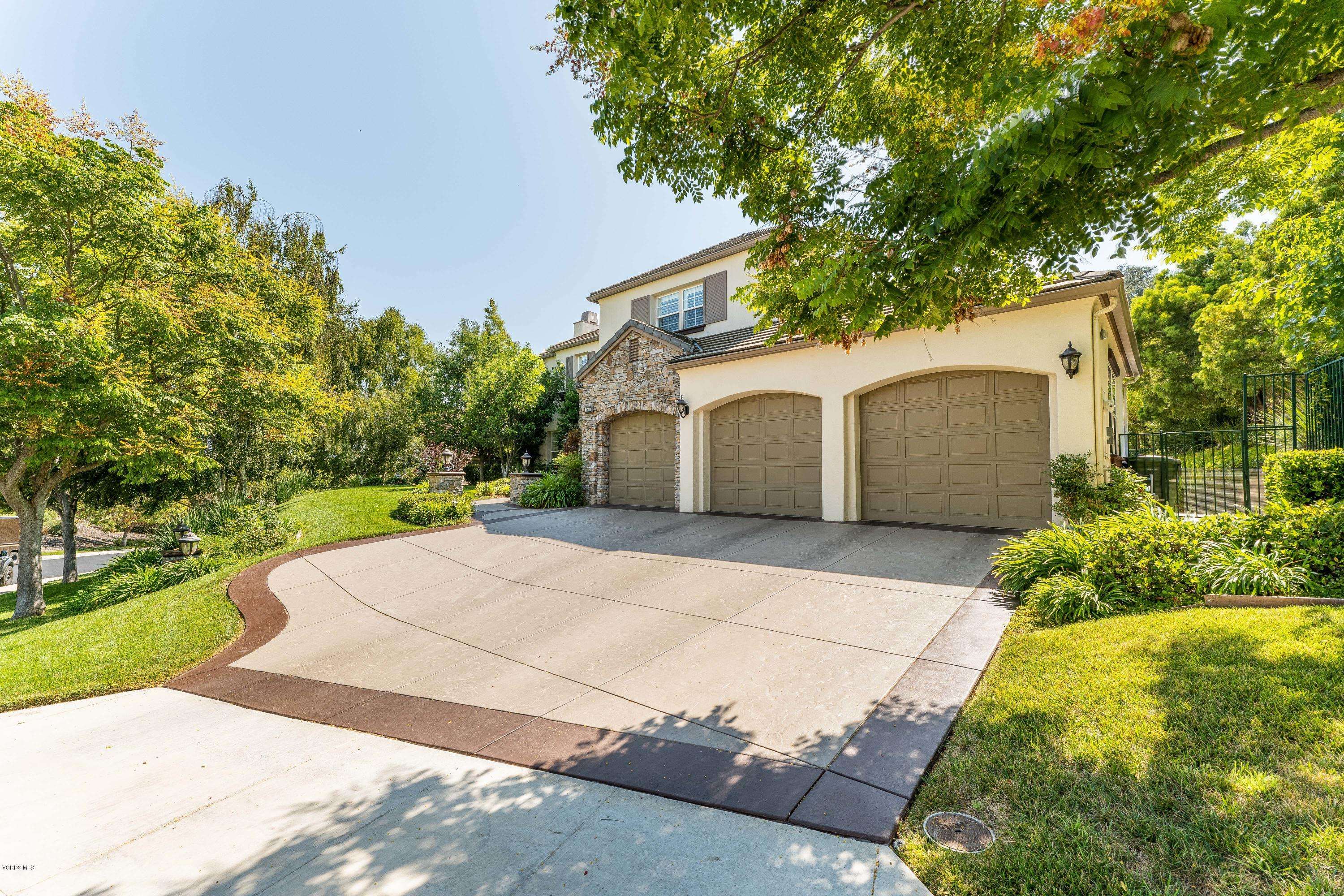 Westlake Village, CA 91361,765 Hartglen Avenue