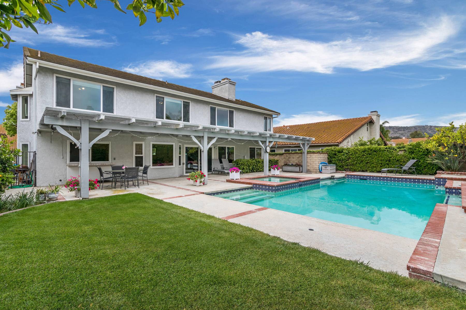 Agoura Hills, CA 91301,29039 Catherwood Court