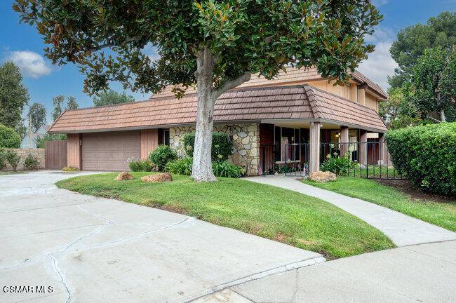 Westlake Village, CA 91361,31983 Doverwood Court