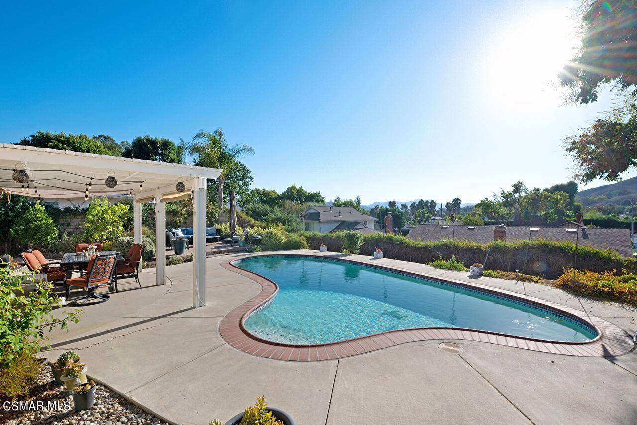 Agoura Hills, CA 91301,6027 Dovetail Drive