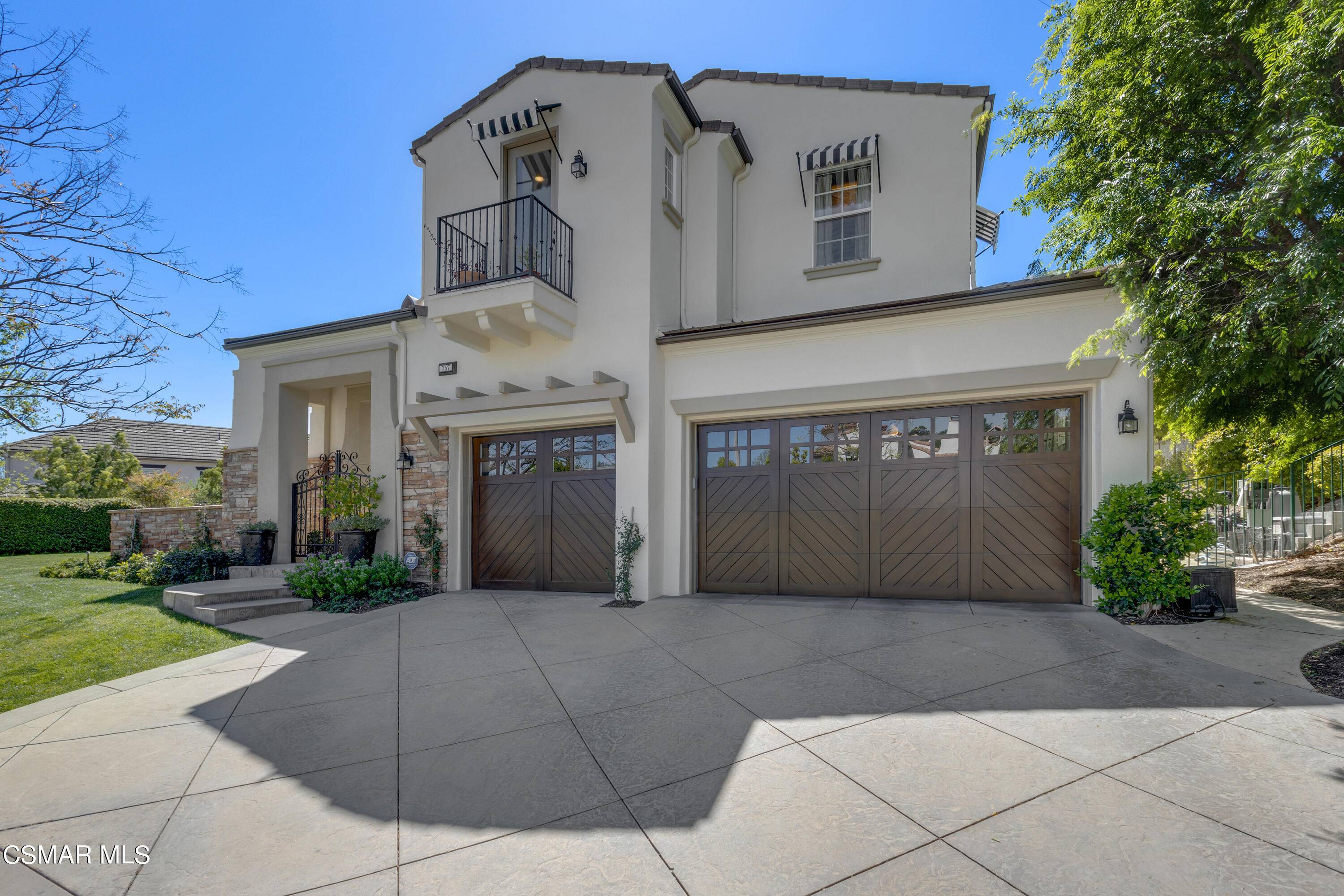 Westlake Village, CA 91361,757 Hartglen Avenue