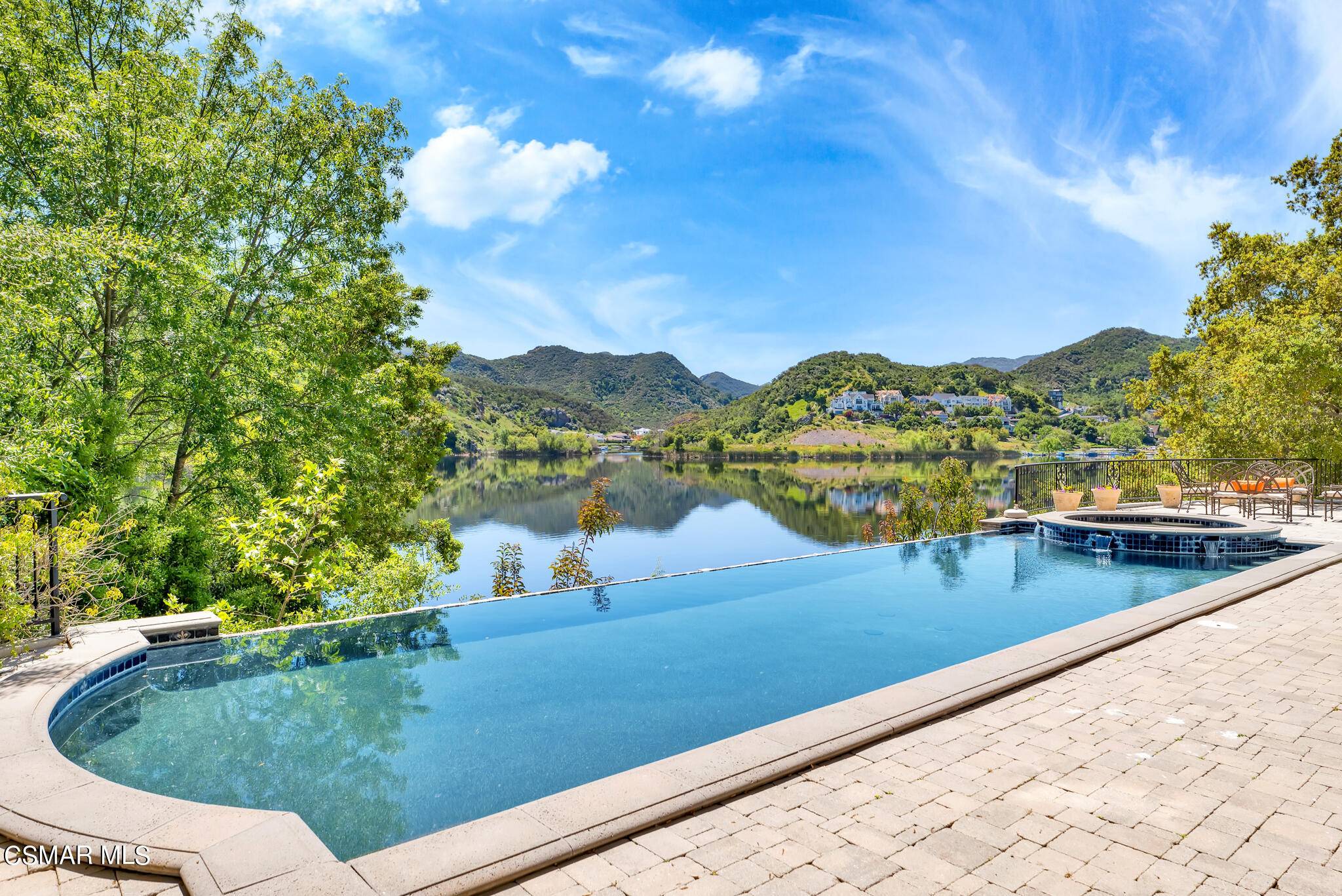 Westlake Village, CA 91361,474 Lake Sherwood Drive