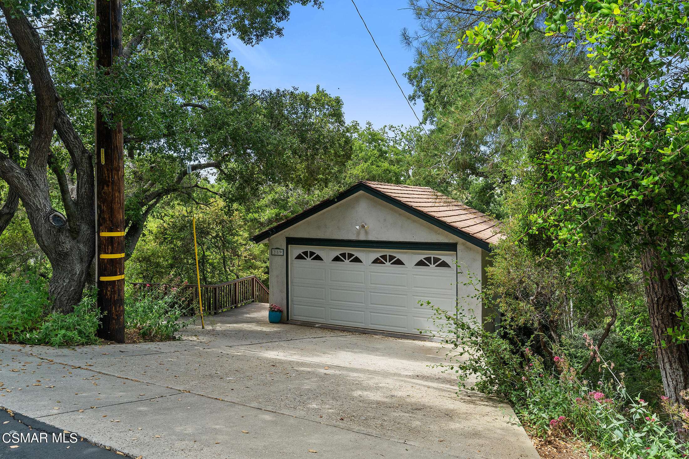 Lake Sherwood, CA 91361,289 Upper Lake Road