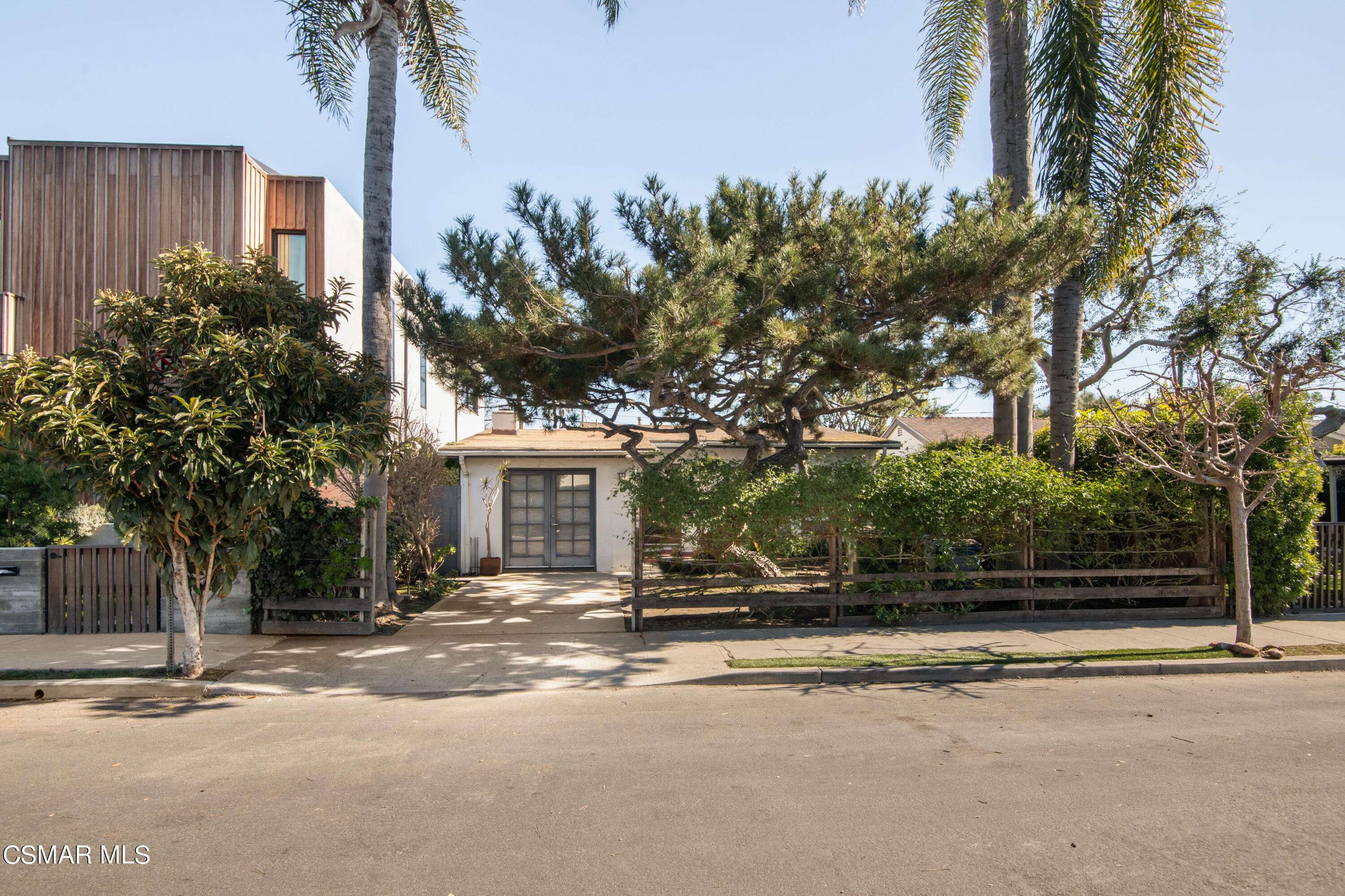 Venice, CA 90291,2420 Frey Avenue