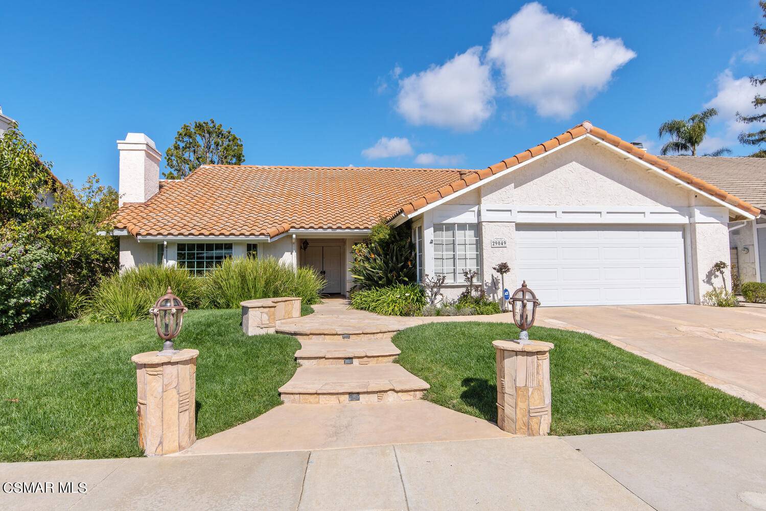 Agoura Hills, CA 91301,29049 Saddlebrook Drive