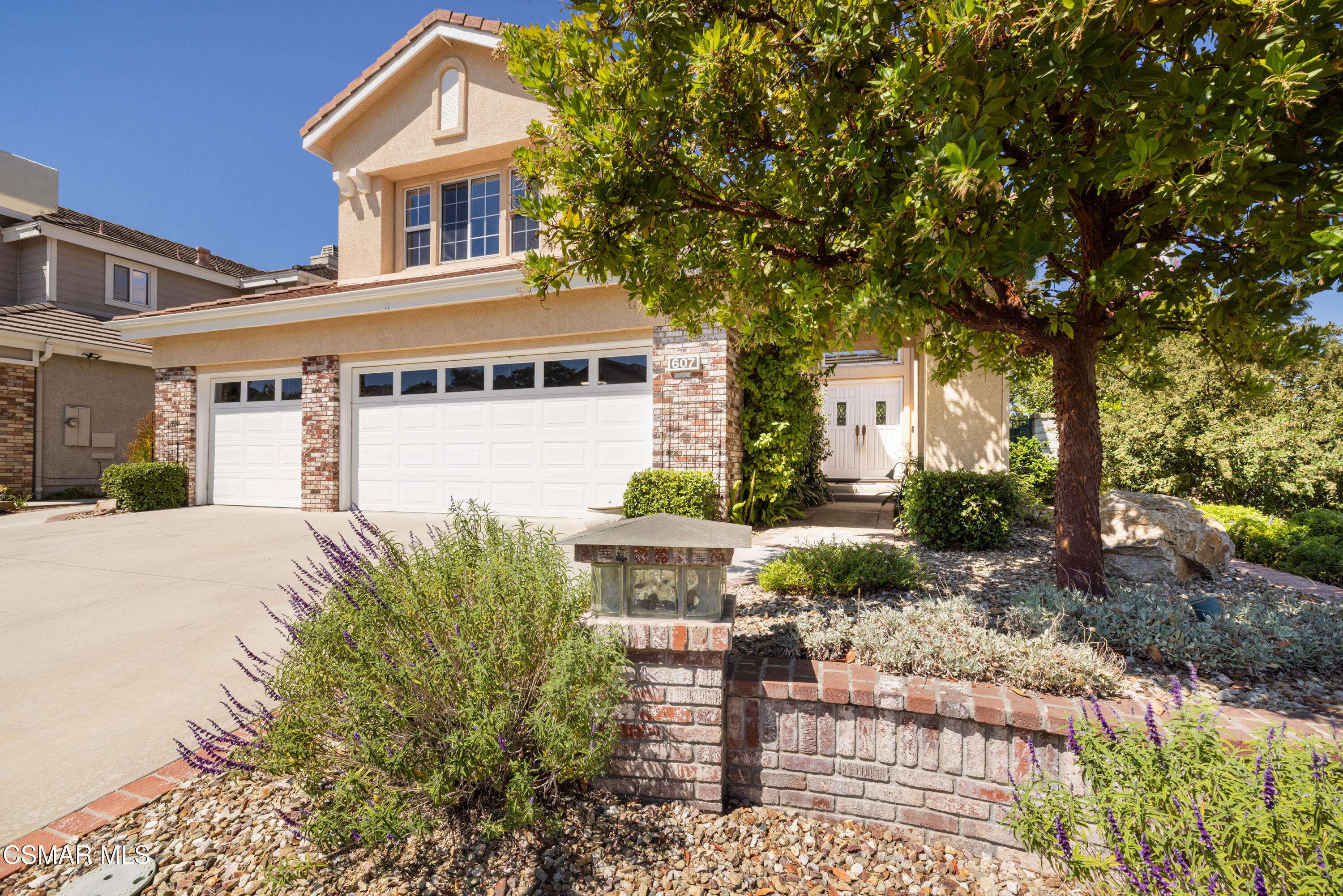 Simi Valley, CA 93065,607 Hawks Bill Place