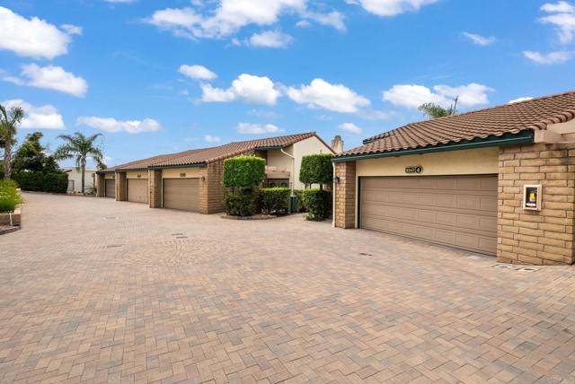 Carlsbad, CA 92009,2347 Caringa Way