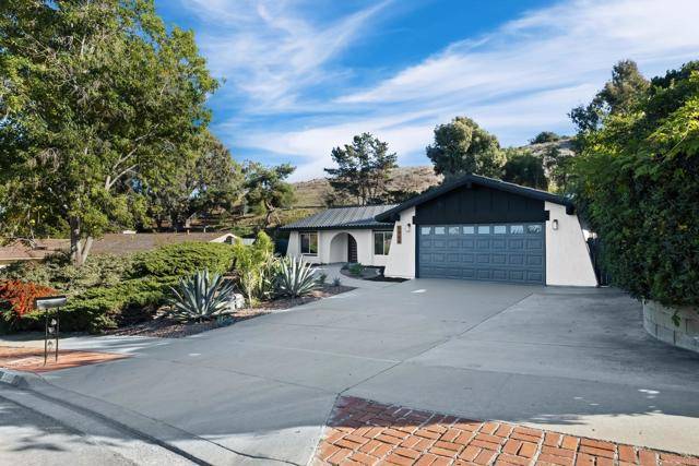 Bonita, CA 91902,5464 Horse Ridge Way