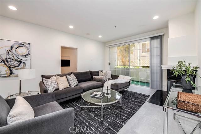 Toluca Lake, CA 91602,10824 Bloomfield Street