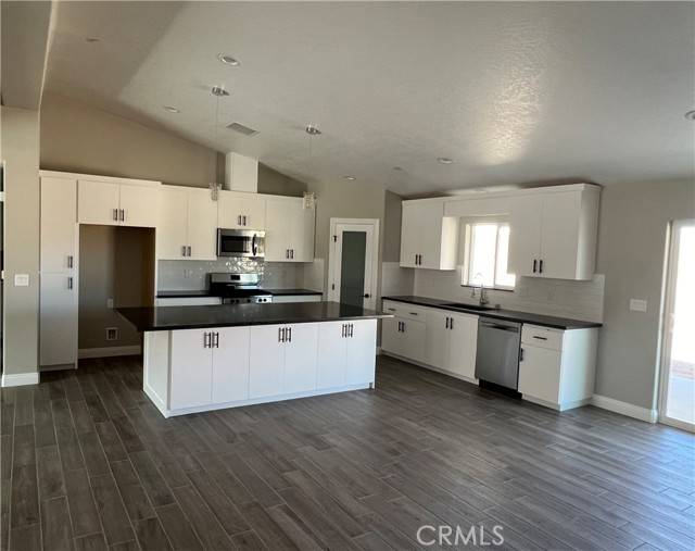 Apple Valley, CA 92308,22450 Ocotillo Way