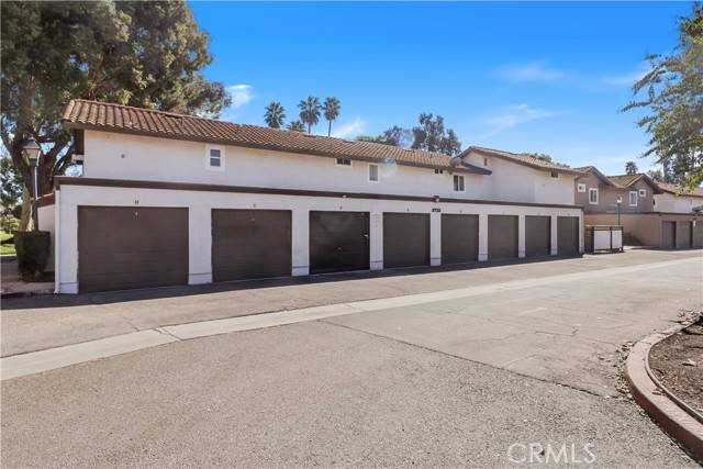 Ontario, CA 91761,3733 Country Oaks Loop