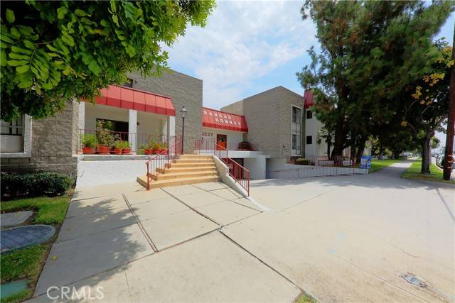 Downey, CA 90240,9227 Florence Avenue