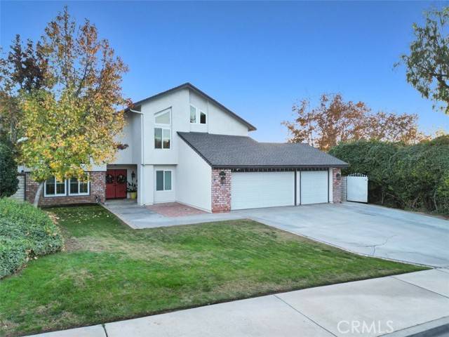 Grand Terrace, CA 92313,23053 Siskin Court