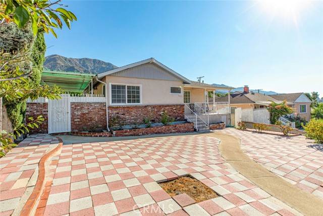 La Crescenta, CA 91214,3251 Brookhill Street