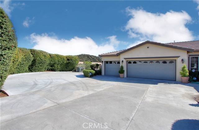 Yucaipa, CA 92399,38897 County Line Road