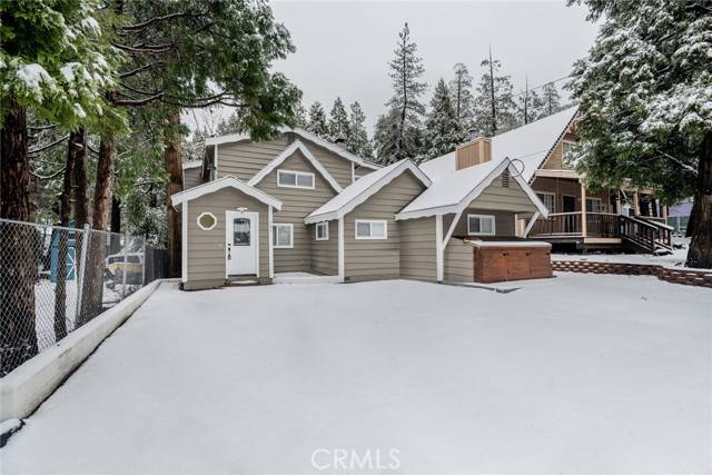 Crestline, CA 92325,707 Rocky Loop