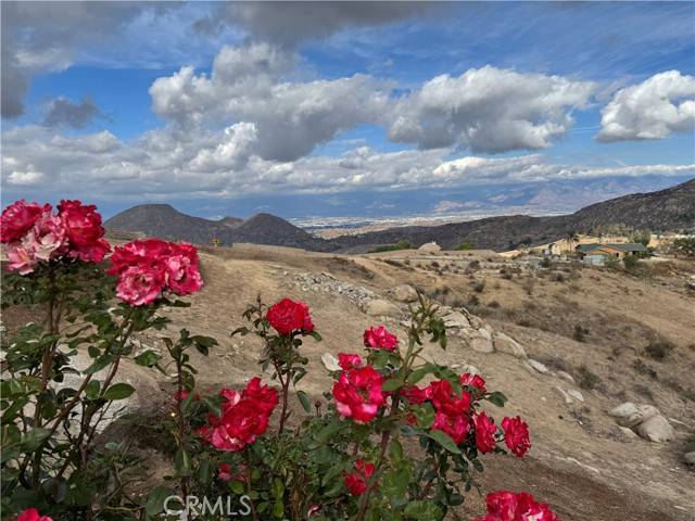 Moreno Valley, CA 92557,9289 Box Springs Mountain Road