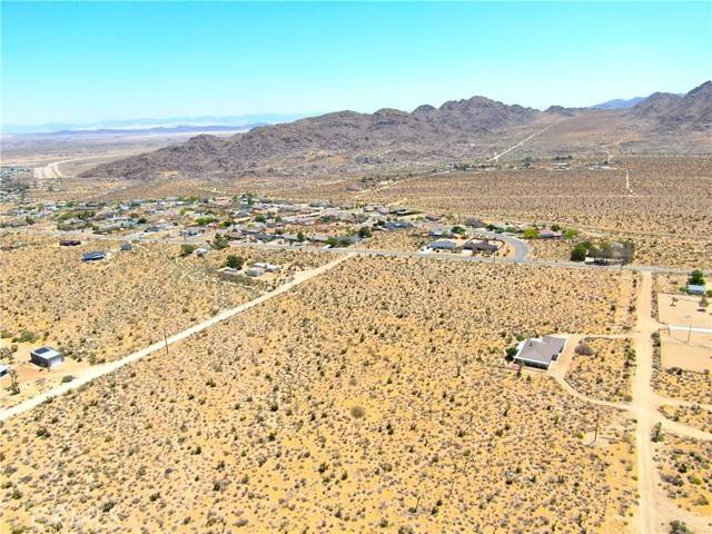 Joshua Tree, CA 92252,61626 Prescott Trail