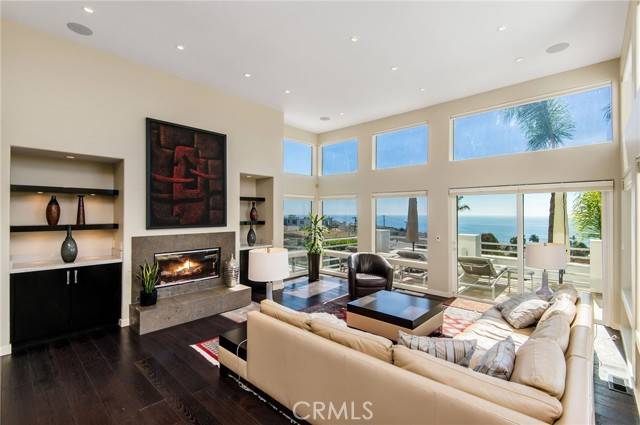 Laguna Beach, CA 92651,818 Hillcrest Drive