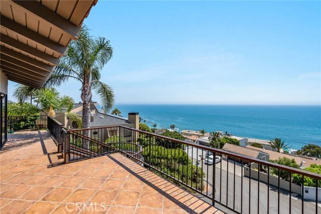 Laguna Beach, CA 92651,31532 Holly Drive