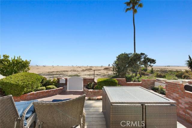 Newport Beach, CA 92661,306 East Oceanfront