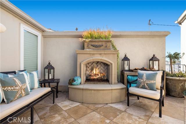 Corona Del Mar, CA 92625,423 Poppy Avenue