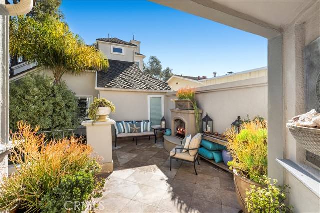 Corona Del Mar, CA 92625,423 Poppy Avenue