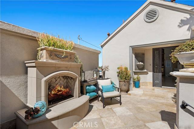 Corona Del Mar, CA 92625,423 Poppy Avenue