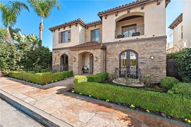 Newport Beach, CA 92663,514 Westminster Avenue