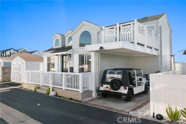 Newport Beach, CA 92663,16 Cabrillo Street