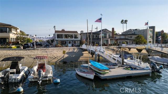 Newport Beach, CA 92662,911 North Bay Front