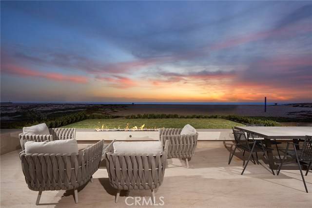 Newport Beach, CA 92661,2108 East Oceanfront