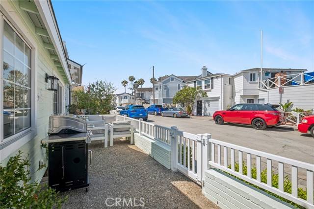 Newport Beach, CA 92662,216 Collins Avenue