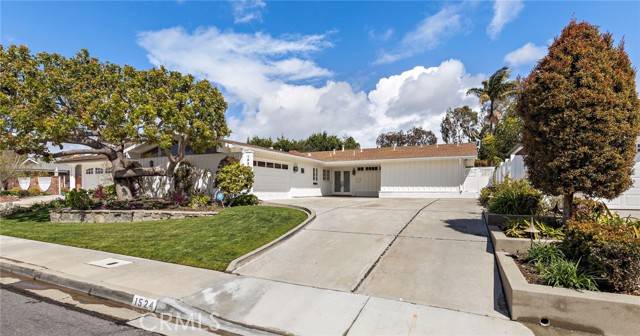 Corona Del Mar, CA 92625,1524 Santanella