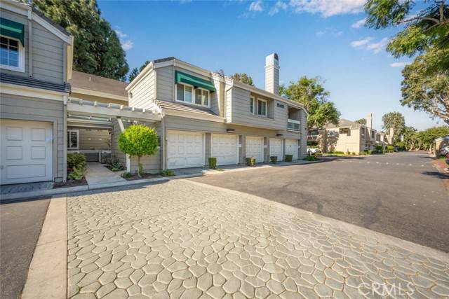 Huntington Beach, CA 92648,19401 Sunray Lane