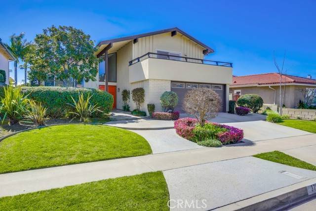 Los Alamitos, CA 90720,3702 Fenley Drive