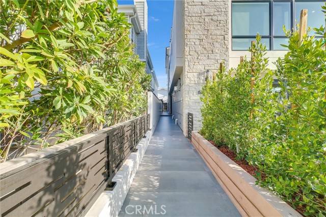 Corona Del Mar, CA 92625,424 Orchid Avenue