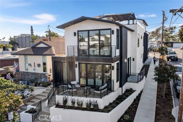 Corona Del Mar, CA 92625,521 Iris Avenue