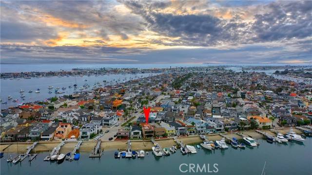 Newport Beach, CA 92662,209 East Bay Front