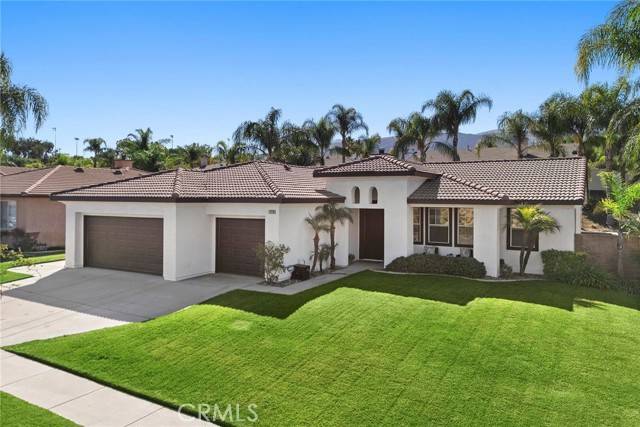 Corona, CA 92883,1826 Morfontaine Way