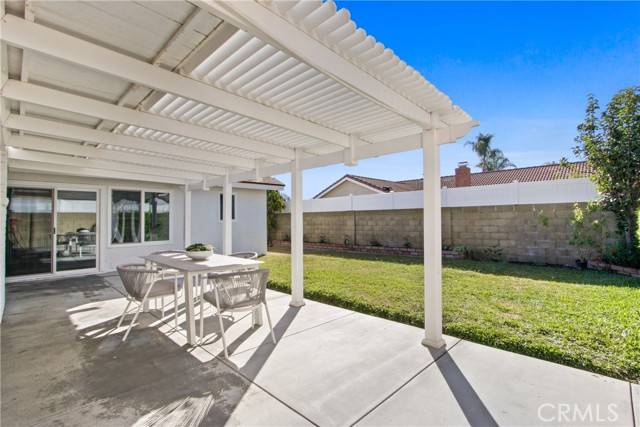 Huntington Beach, CA 92647,6572 Vesper Circle