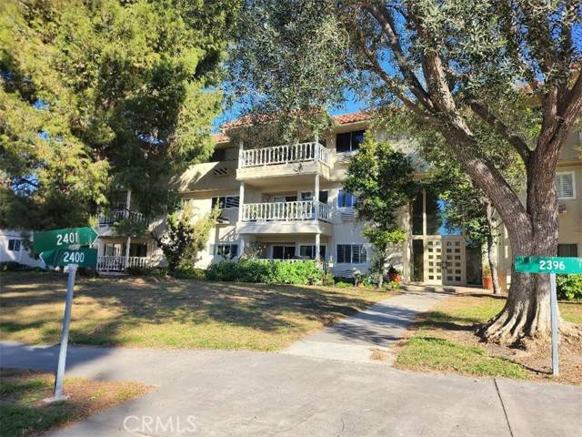 Laguna Woods, CA 92637,2401 Via Mariposa W