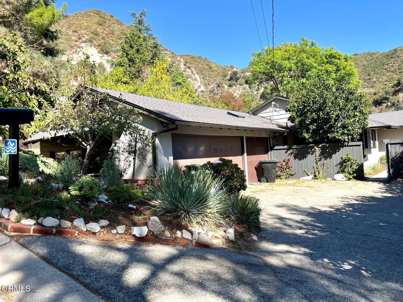 La Crescenta, CA 91214,5926 Canyonside Road